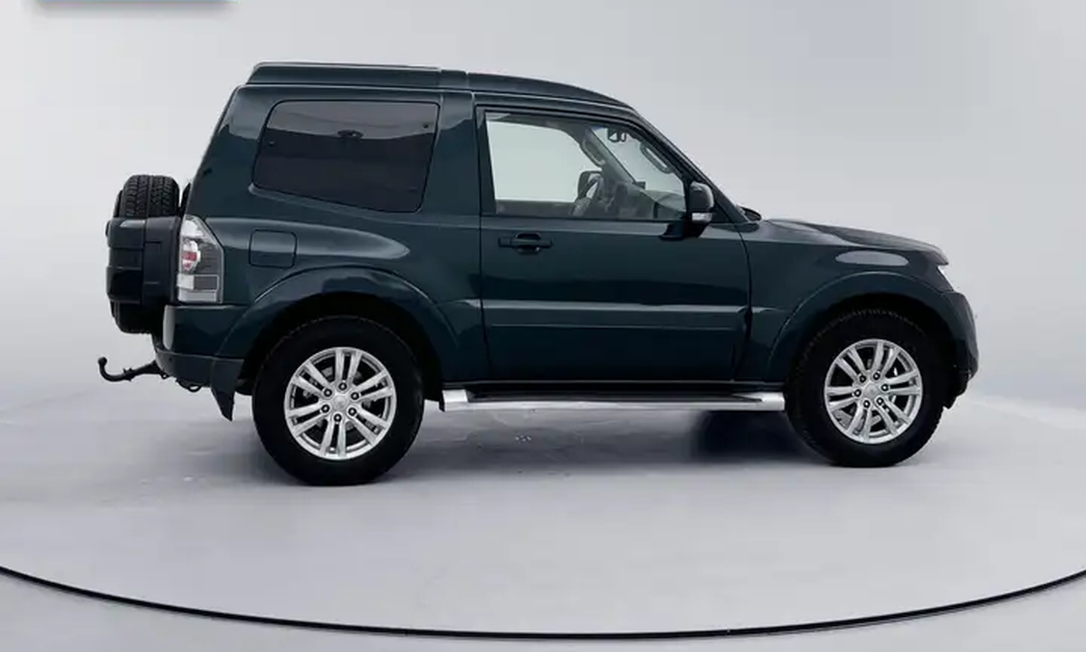 Mitsubishi Pajero 3.2 DI-D Instyle 2 places