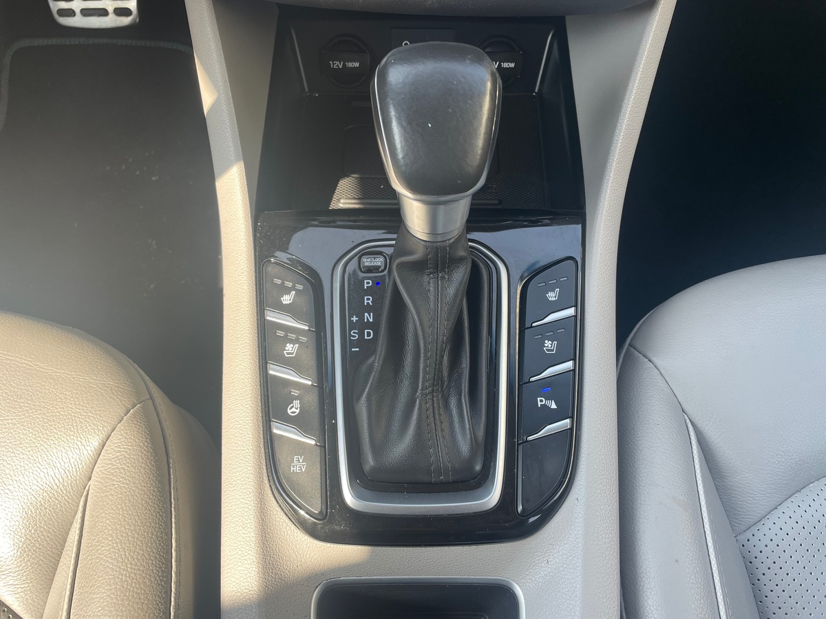 Hyundai Ioniq hyb 141cv CARPLAY - SIEGE CHAUFFANT/REFROIDISANT - CLIMATISATION AUTO -CAMERA DE RECUL
