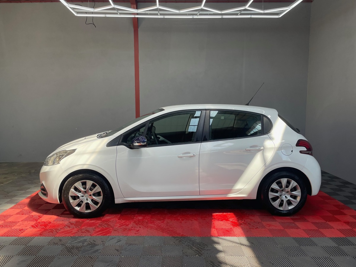 Peugeot 208 1.6 hdi Like 75ch Garantie 6 mois ✅