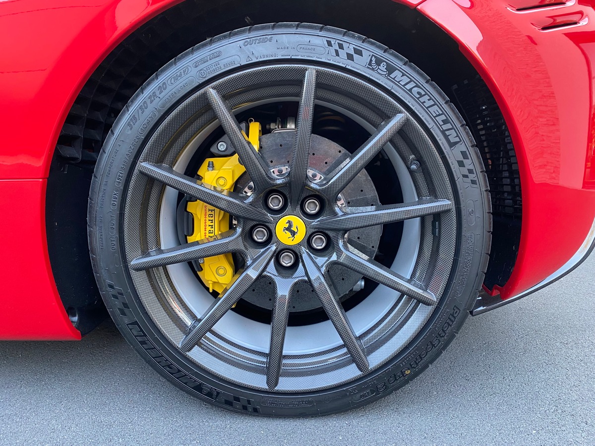 Ferrari SF90 SPIDER / TVA / 1ERE MAIN / 300 KMS