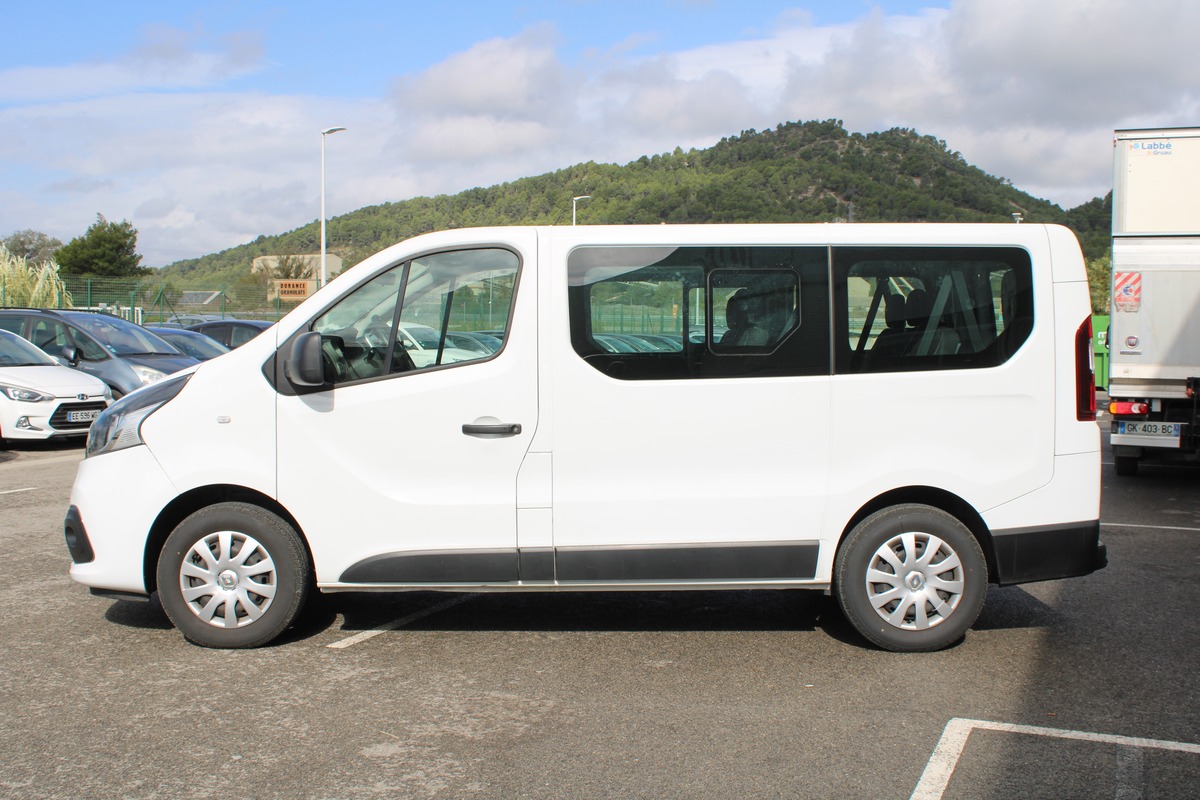 RENAULT Trafic III COMBI 1.6 DCI 120 S&S L1 ZEN 9PL