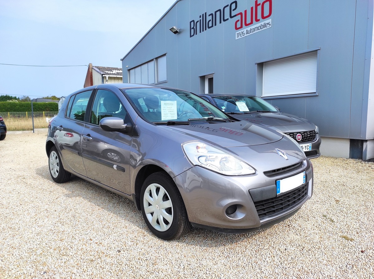 RENAULT Clio III 1.2i 80 Boite Automatique Quickshift