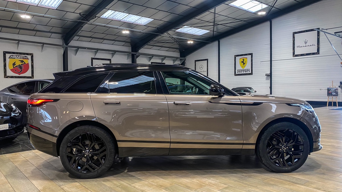 Land-Rover RR VELAR 2.0 D240 240 SE R-DYNAMIC