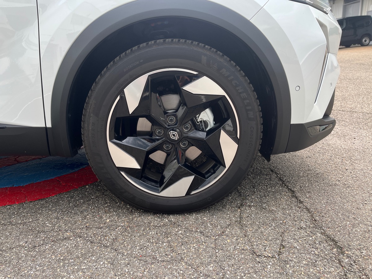 RENAULT Captur TECHNO E-TECH FULL HYBRID 145