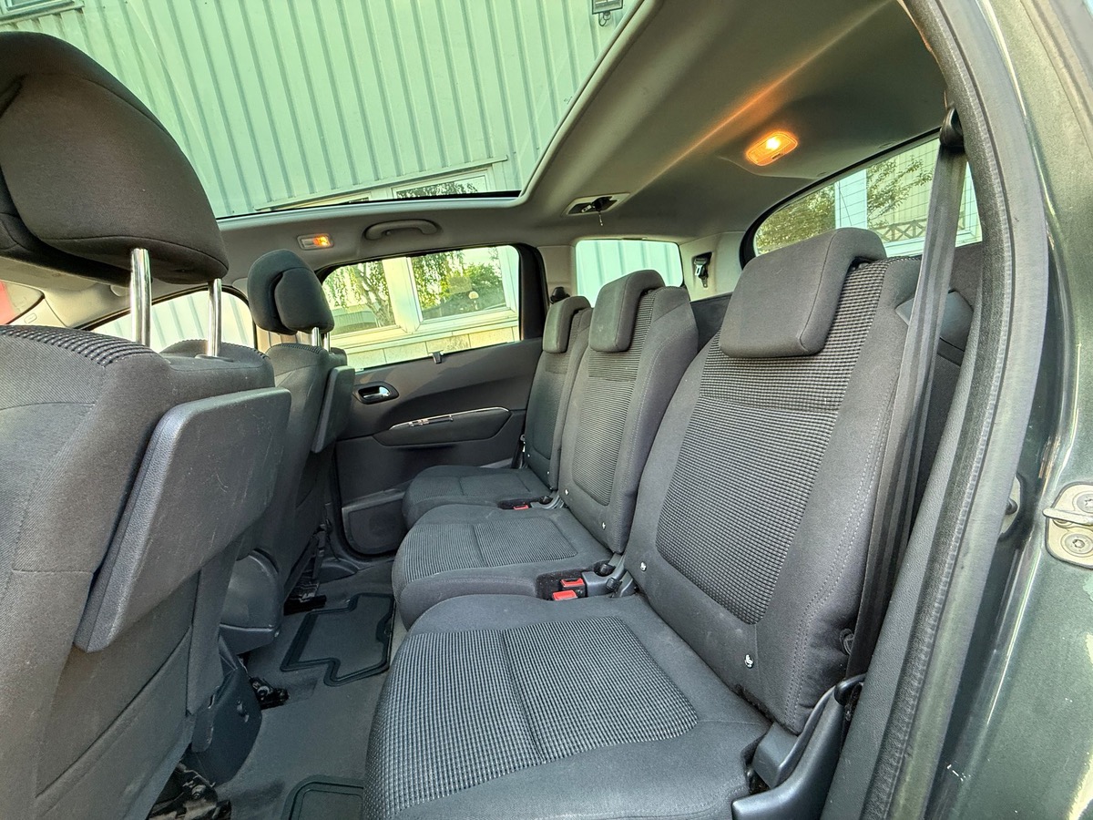 Peugeot 5008 1.6 HDI 112 CV style 1er main 7 place 4XCB