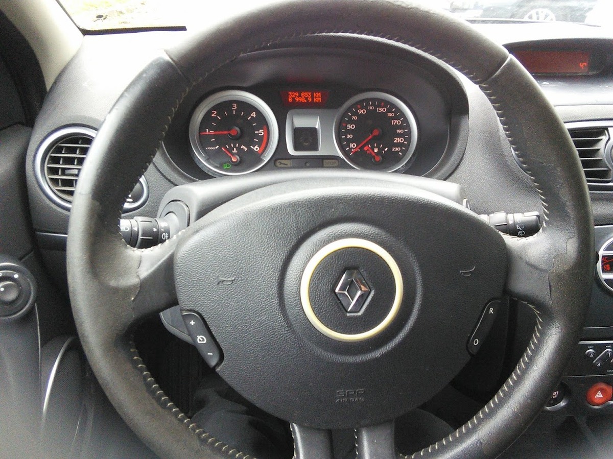 RENAULT Clio 1.5 dCi 86 CV  CLIM - MOTEUR REMPLACE