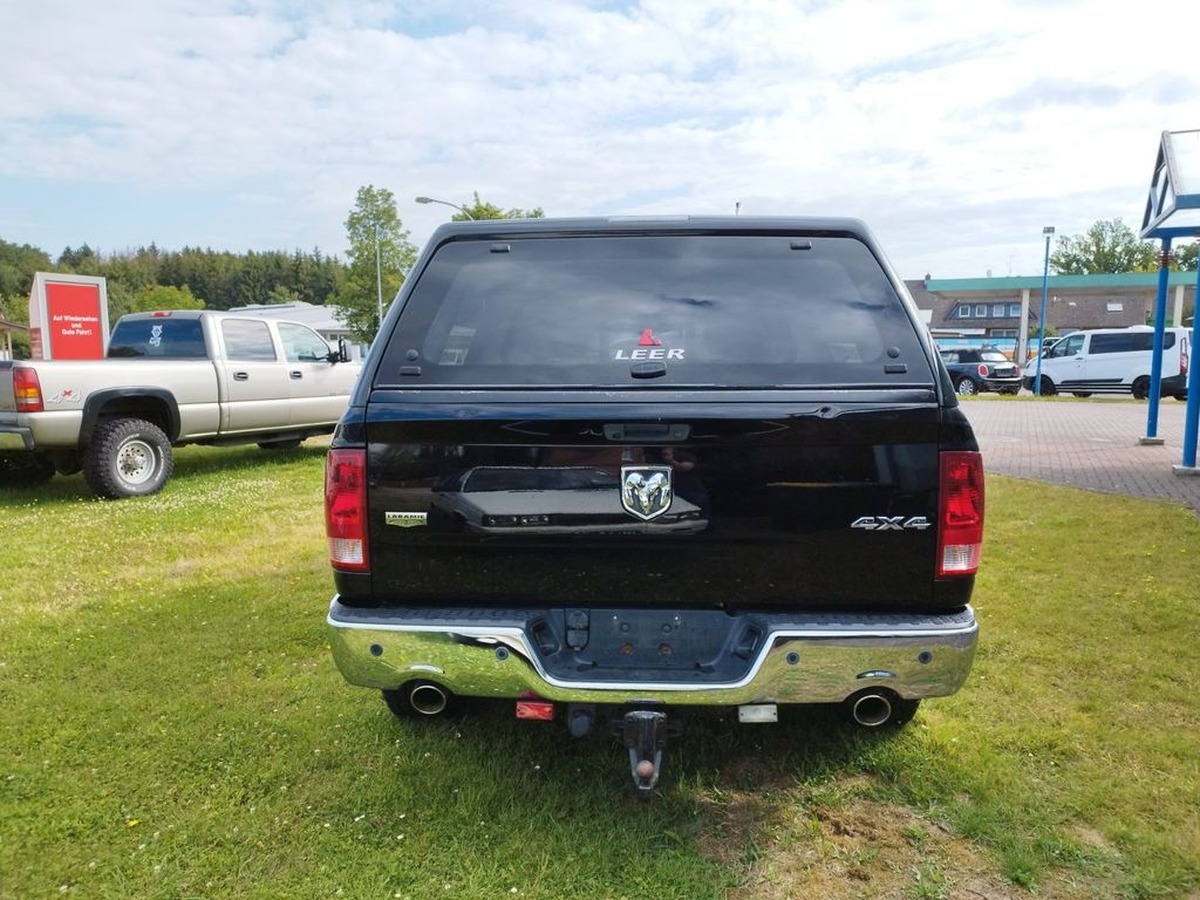 Dodge RAM 1500 5,7 V8/Cabine multiplace/Laramie.