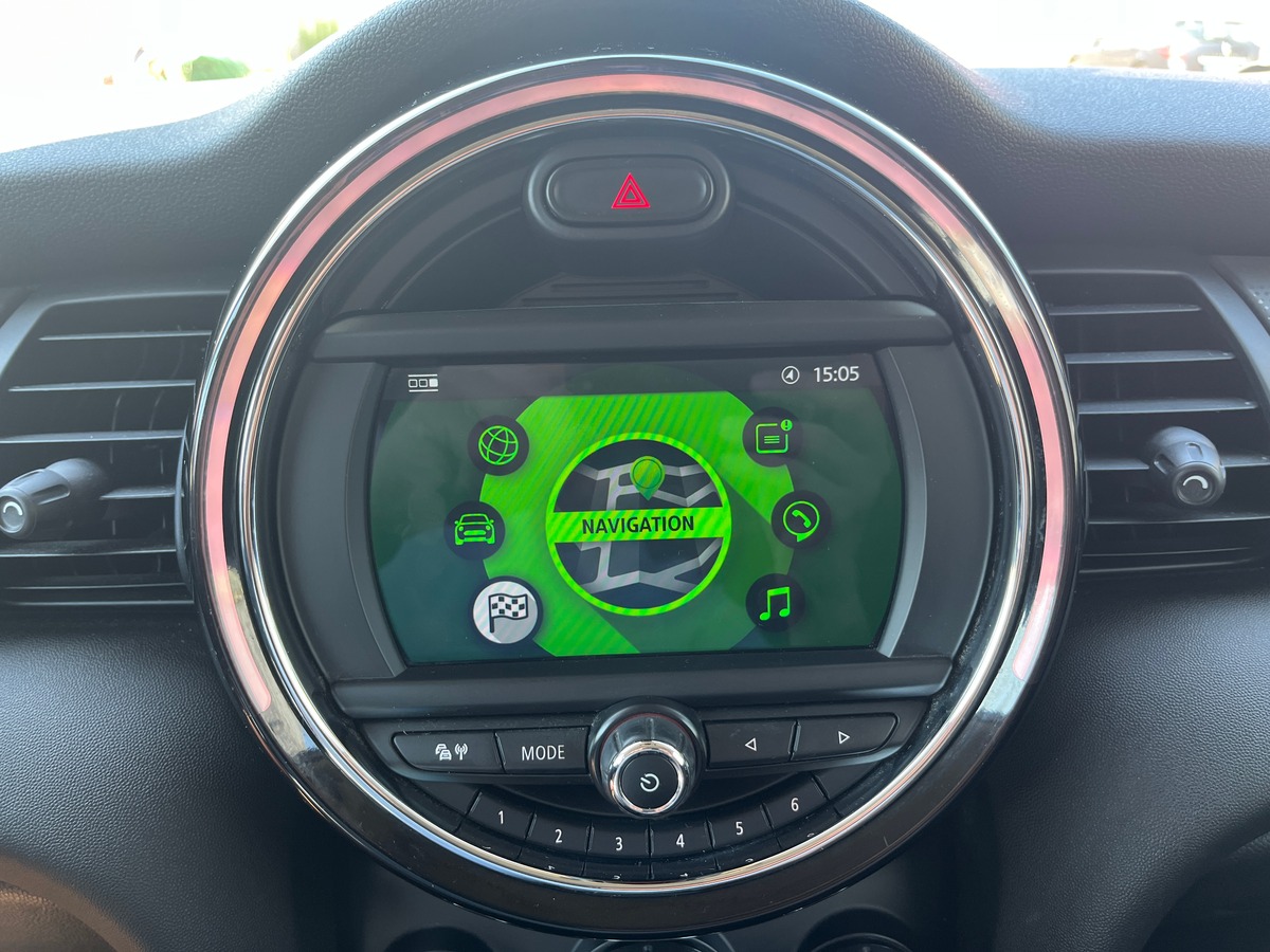Mini Mini 136ch, BVA, SUIVI MINI, CARPLAY, RADAR AVANT ET ARRIERE, LIMITEUR, SIEGES CHAUFFANT