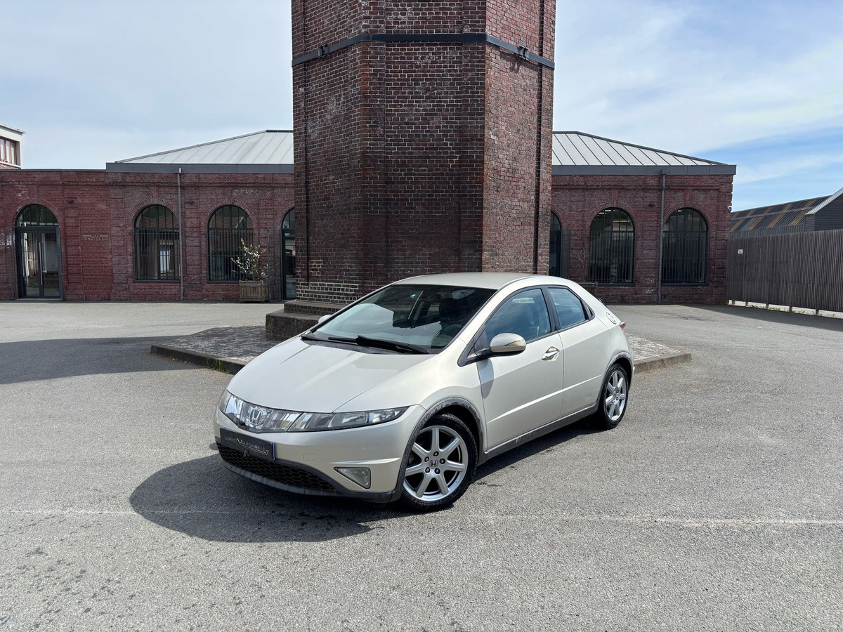 Honda Civic 1.8 VTEC 140 - Finition Sport - Garantie