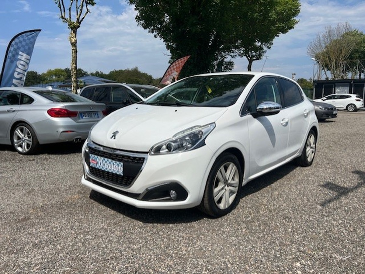 Peugeot 208 1.2 110 allure business bvm6 10/2018 6658ht