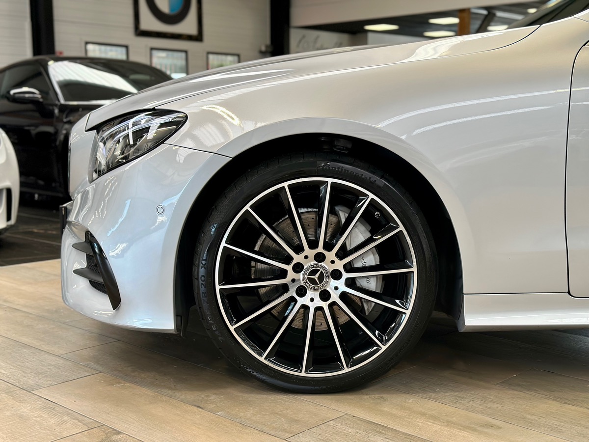 Mercedes-Benz Classe E V Cabriolet 220d 194 AMG Line b