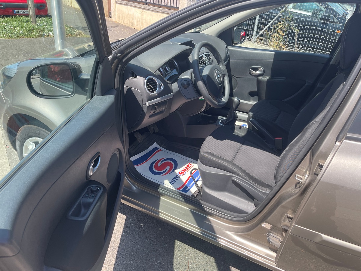 RENAULT Clio IV 1.2 EDITION