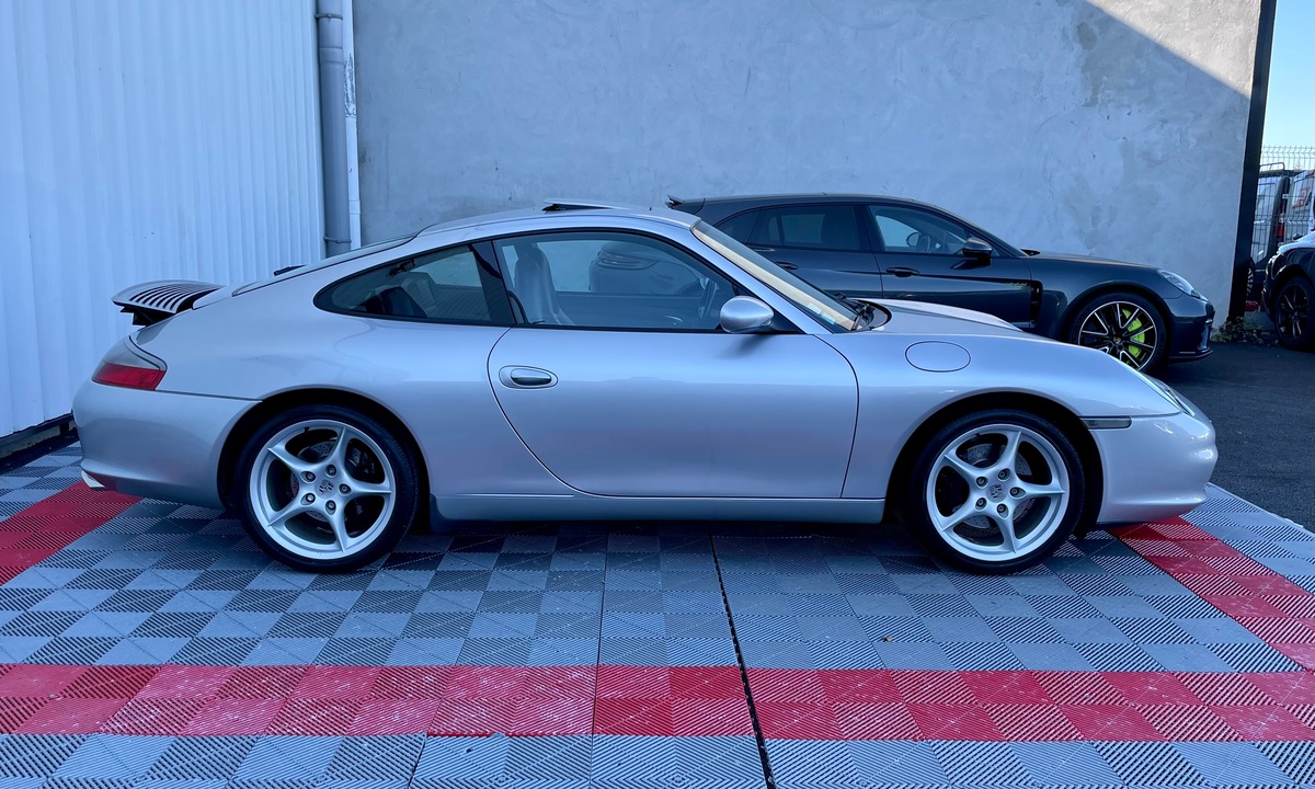 Porsche 911 996 (2) 3.6 Carrera 320 BVM6 TO Bose c