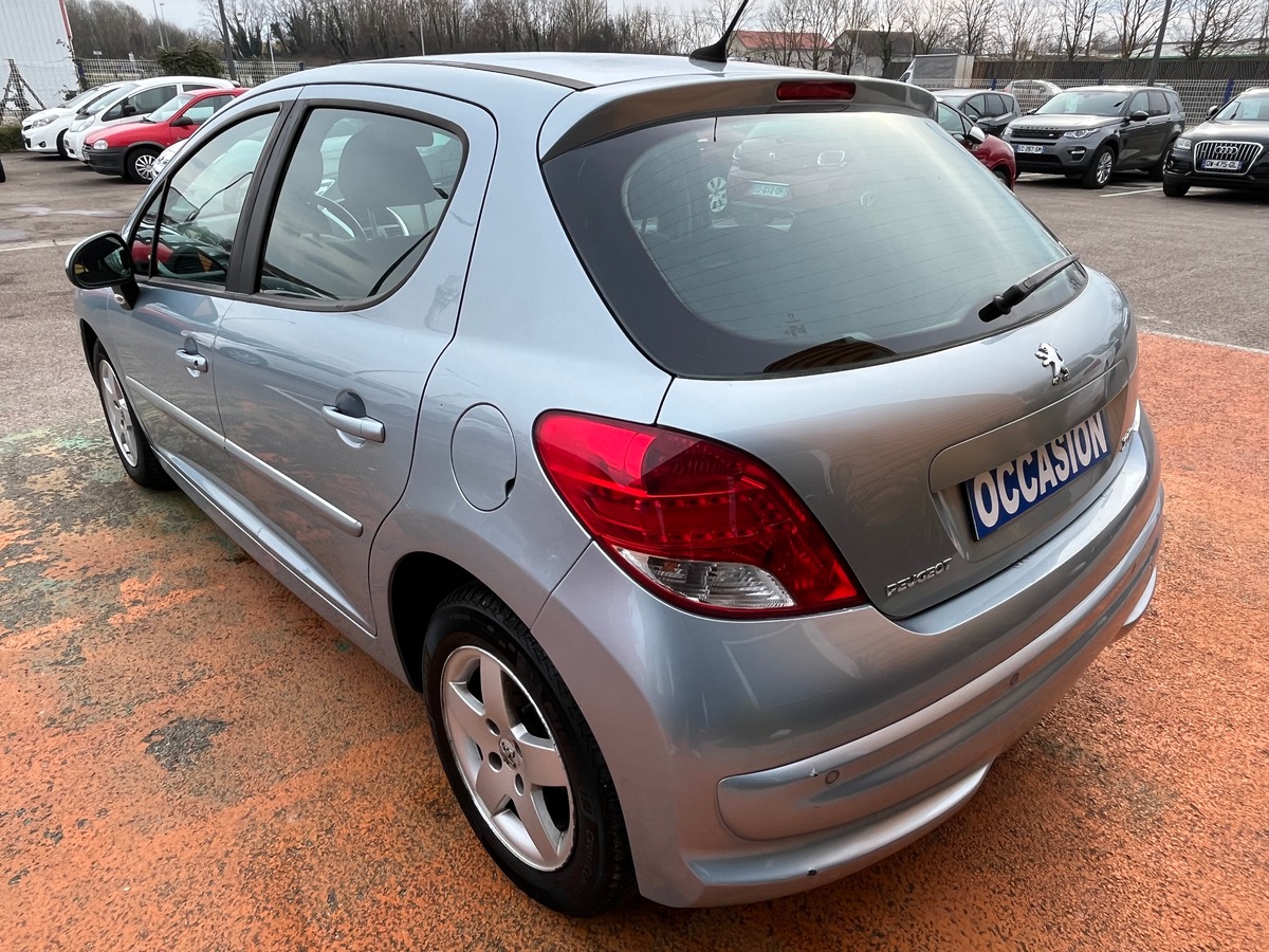 Peugeot 207 5 portes 1.4 HDi 68 ch