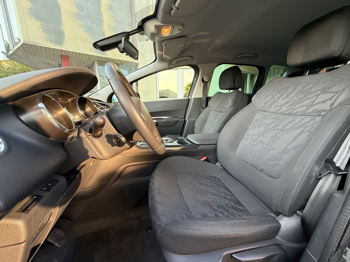 Peugeot 3008 1.6 HDI 115 CV active 1er main en 4XCBL