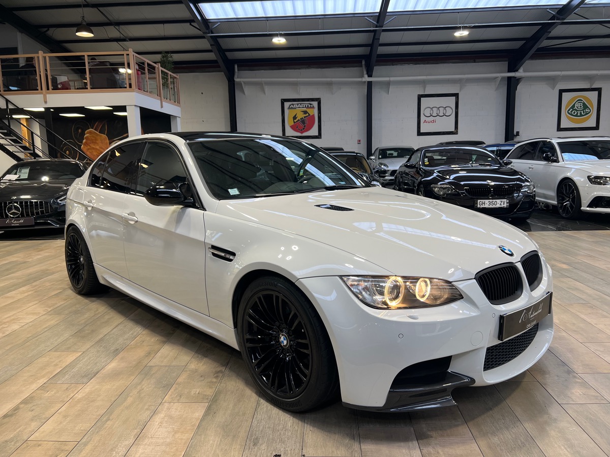 Bmw M3 (E90) SEDAN 5 portes 4.0 V8 420 ch DRIVELOGIC M DCT