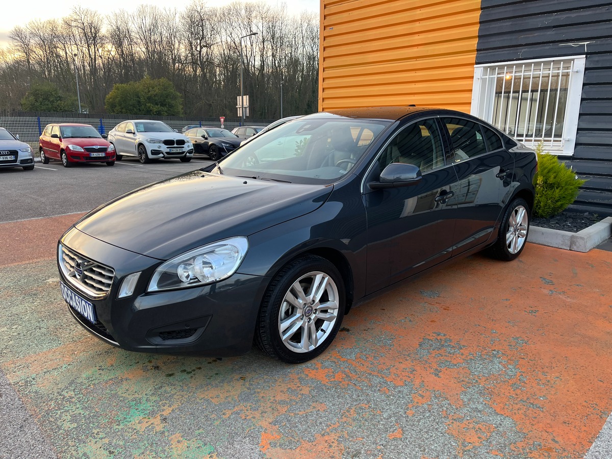 Volvo S60 II D3 2.0 TDi SAS SUMMUM 163 CH