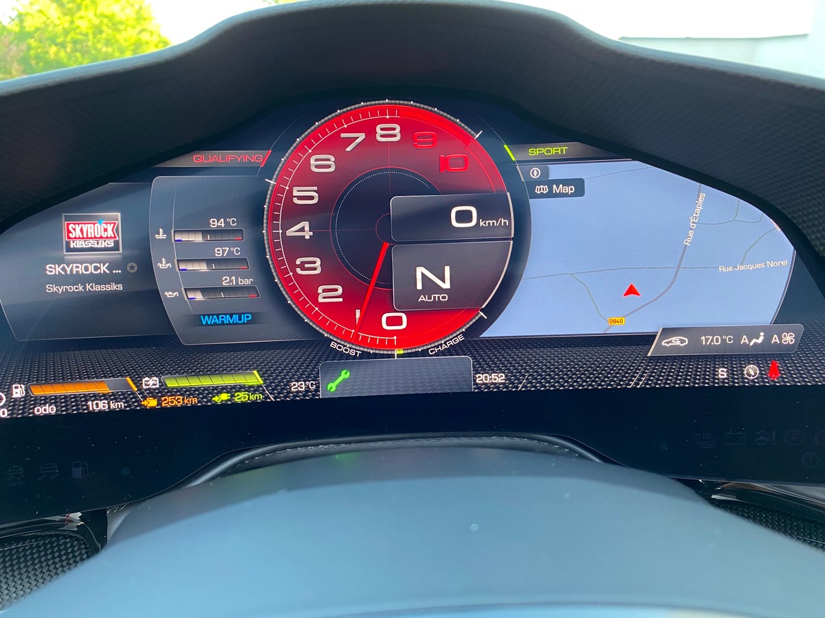 Ferrari SF90 SPIDER / TVA / 1ERE MAIN / 300 KMS
