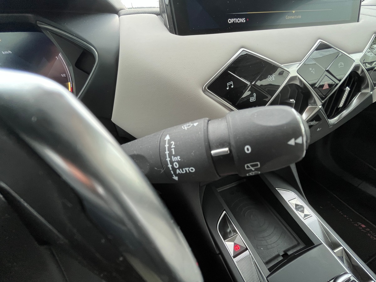 DS DS 3 CROSSBACK BLUE HDI 130ch EAT8,  RIVOLI, SUIVI COMPLET DS, SIEGES CHAUFFANT,