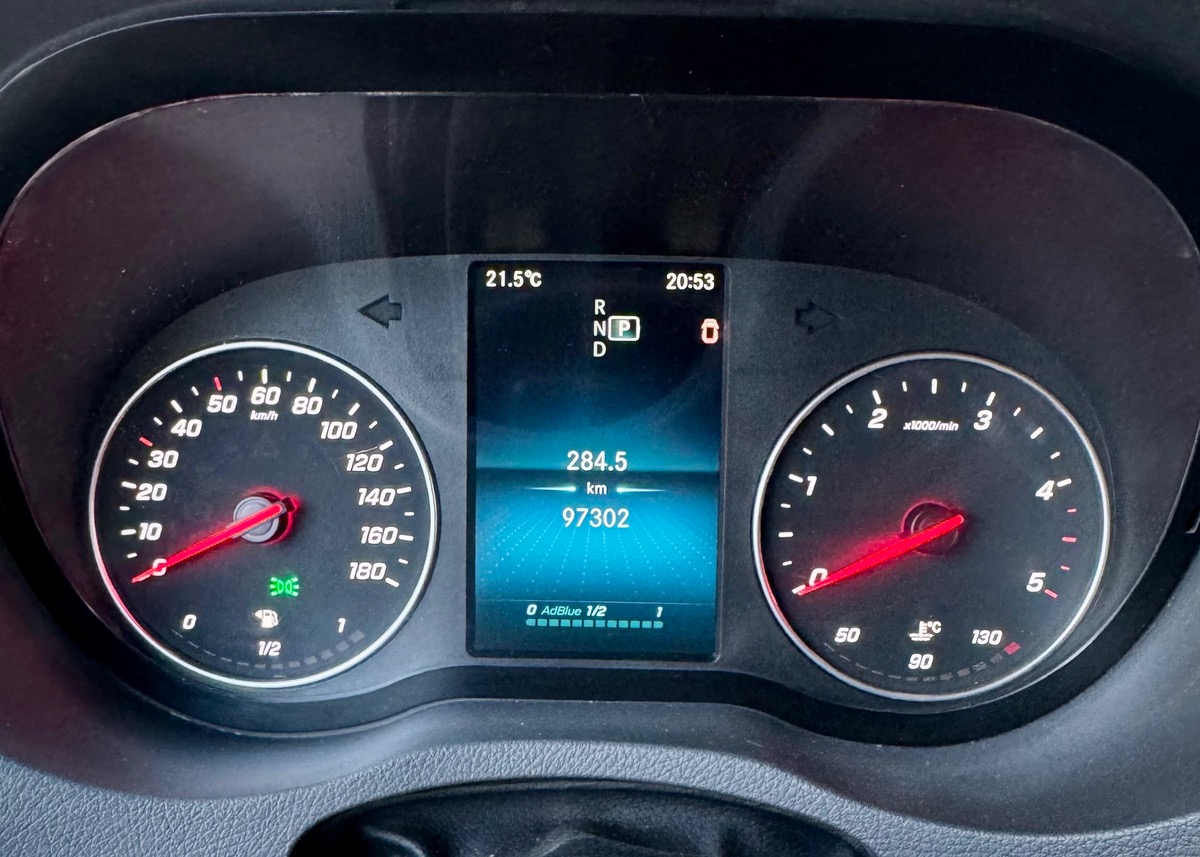 Mercedes-Benz Sprinter 319 V6
