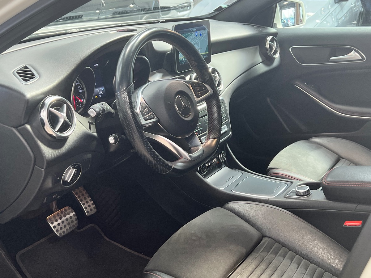 Mercedes-Benz GLA 220 D FASCINATION AMG FULL