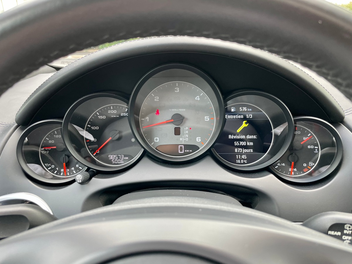 Porsche Cayenne S V8 4.2 TDi DPF 382 AWD b