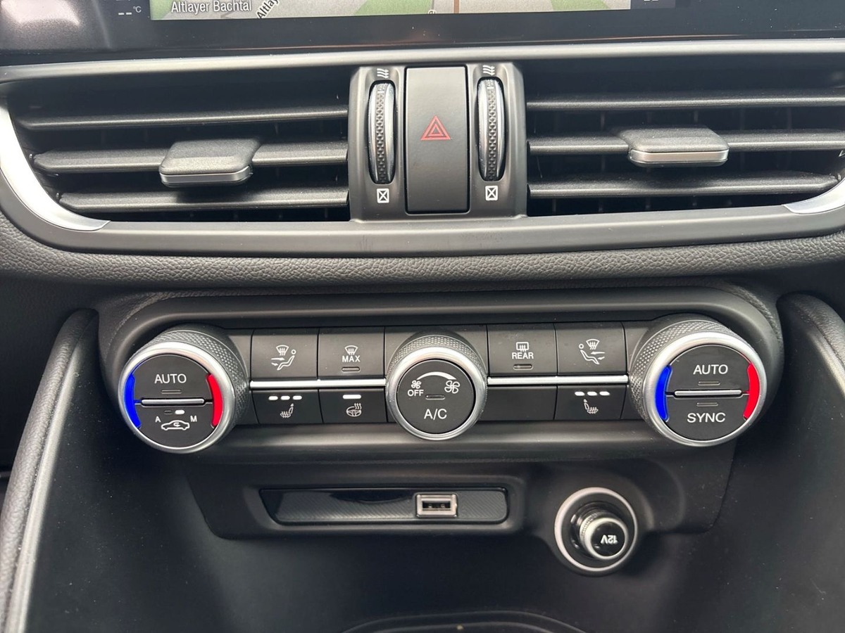 Alfa Romeo Giulia 2.0T 280ch Competizione Q4 AT8 Harman-Kardon Toit ouvrant