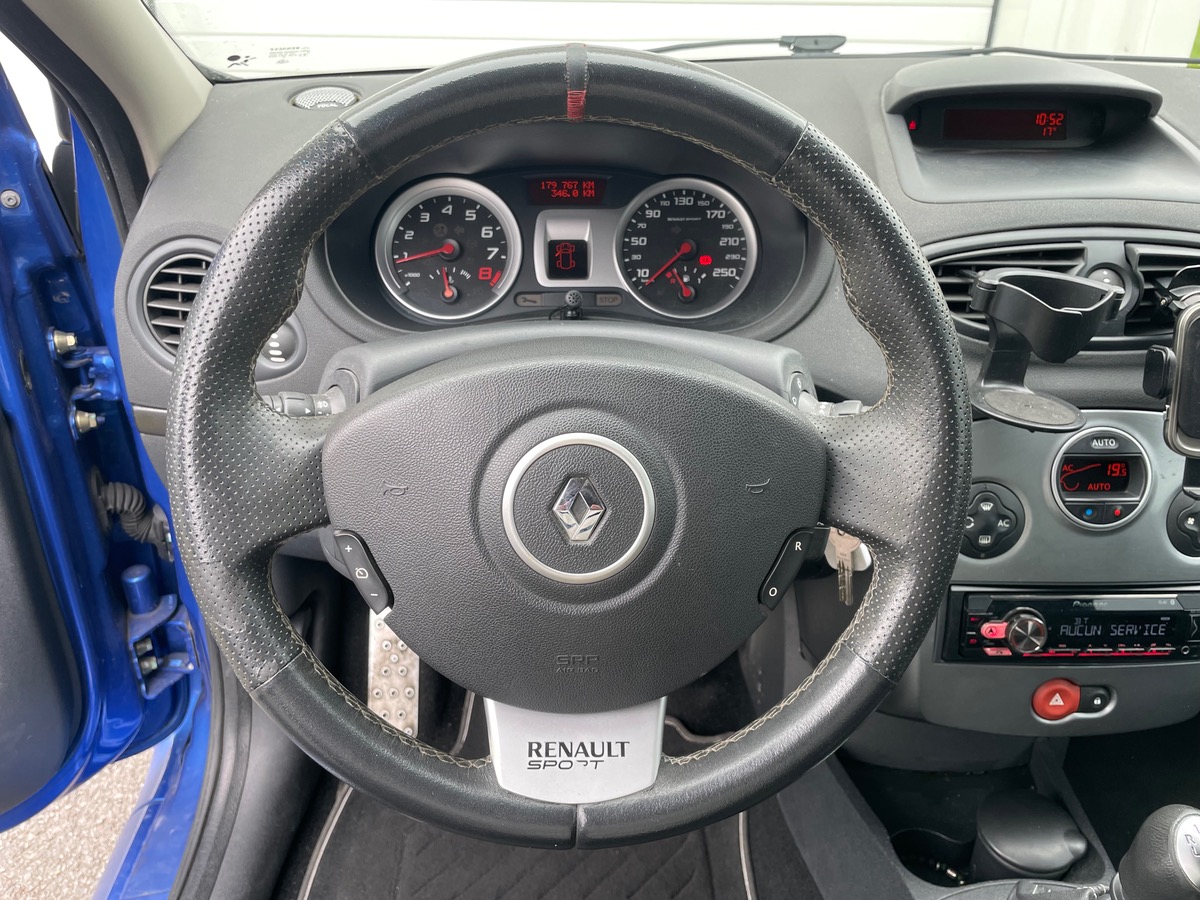 RENAULT Clio III RS 2.0L 200