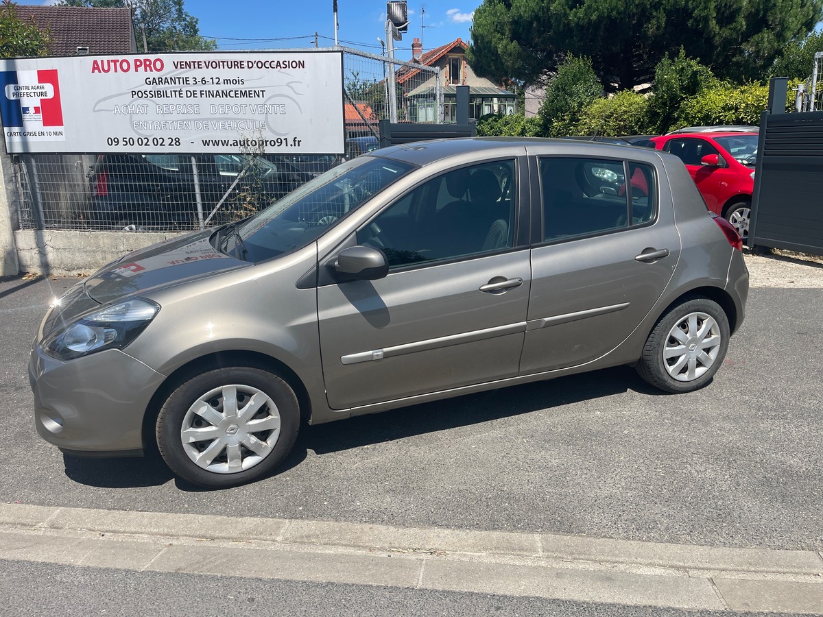 RENAULT Clio IV 1.2 EDITION