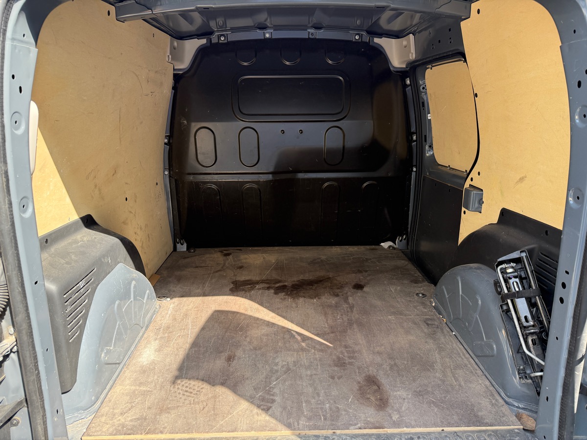 Nissan NV250 L1 1.5 dCi Fourgon 95cv N-CONNECTA, TVA RÉCUPÉRABLE, 3places, Suivi Complet.