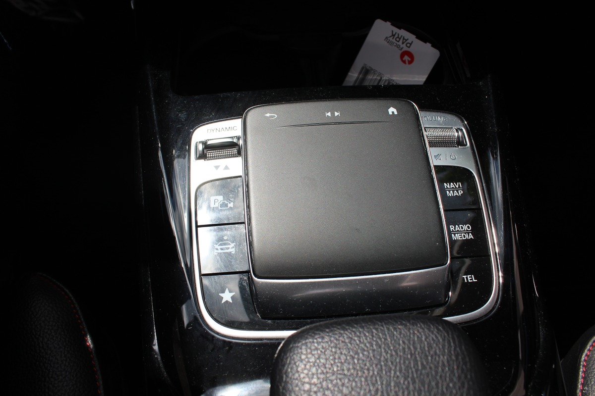 Mercedes-Benz Classe A IV 35 AMG  306 CV 4MATIC 7G-DCT Toit Ouvrant/ Burnmatser / keyless Go....