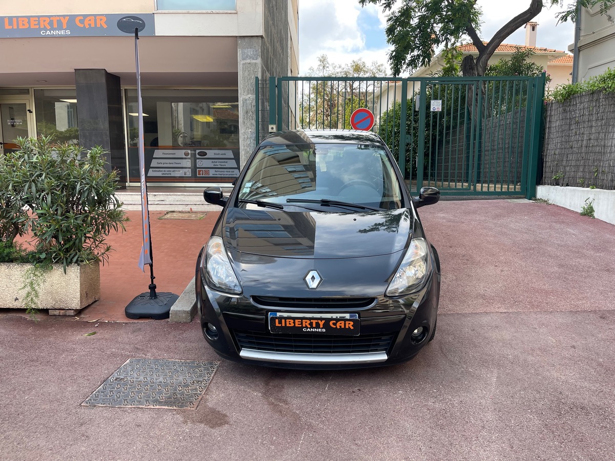RENAULT Clio 1.6 i 111 cv / Phase 2 / Boîte auto / 5 Portes / Stade De France / GPS/ Clim