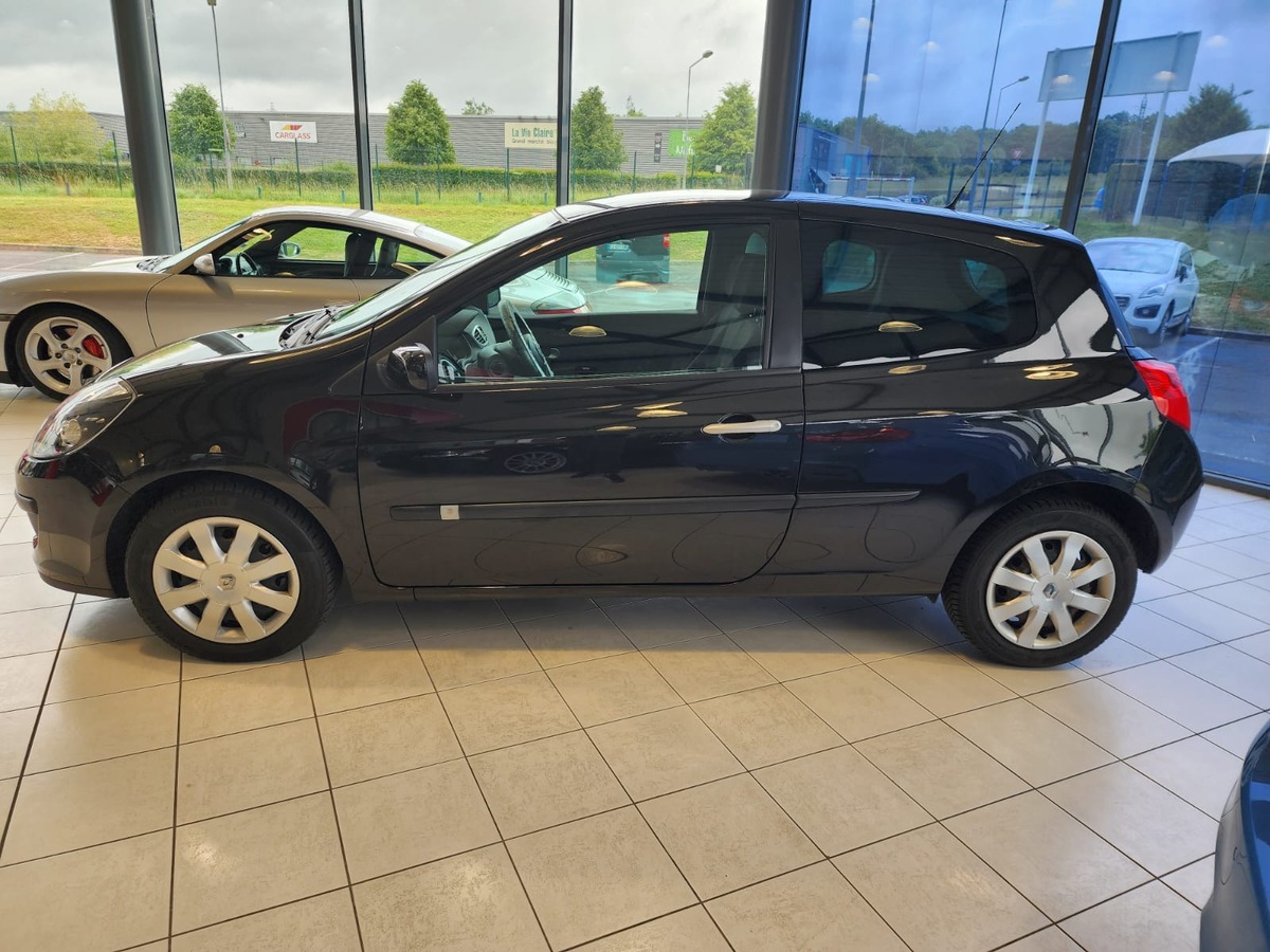 RENAULT Clio III 1.2L 100CV