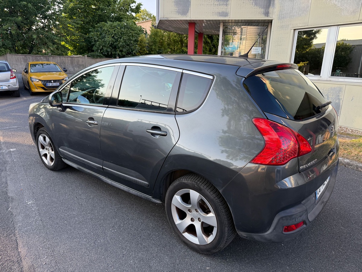 Peugeot 3008 1.6 HDI 115 CV active 1er main en 4XCBL