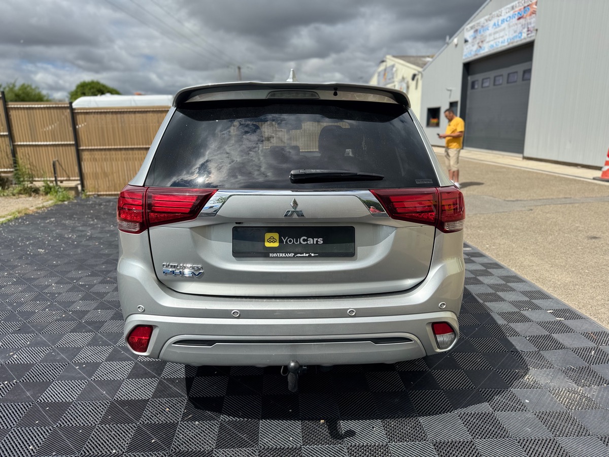 Mitsubishi Outlander PHEV 2.4l Twin Motor 225CH 4WD - ELIGIBLE TOUT CATÉGORIE UBER - CUIR