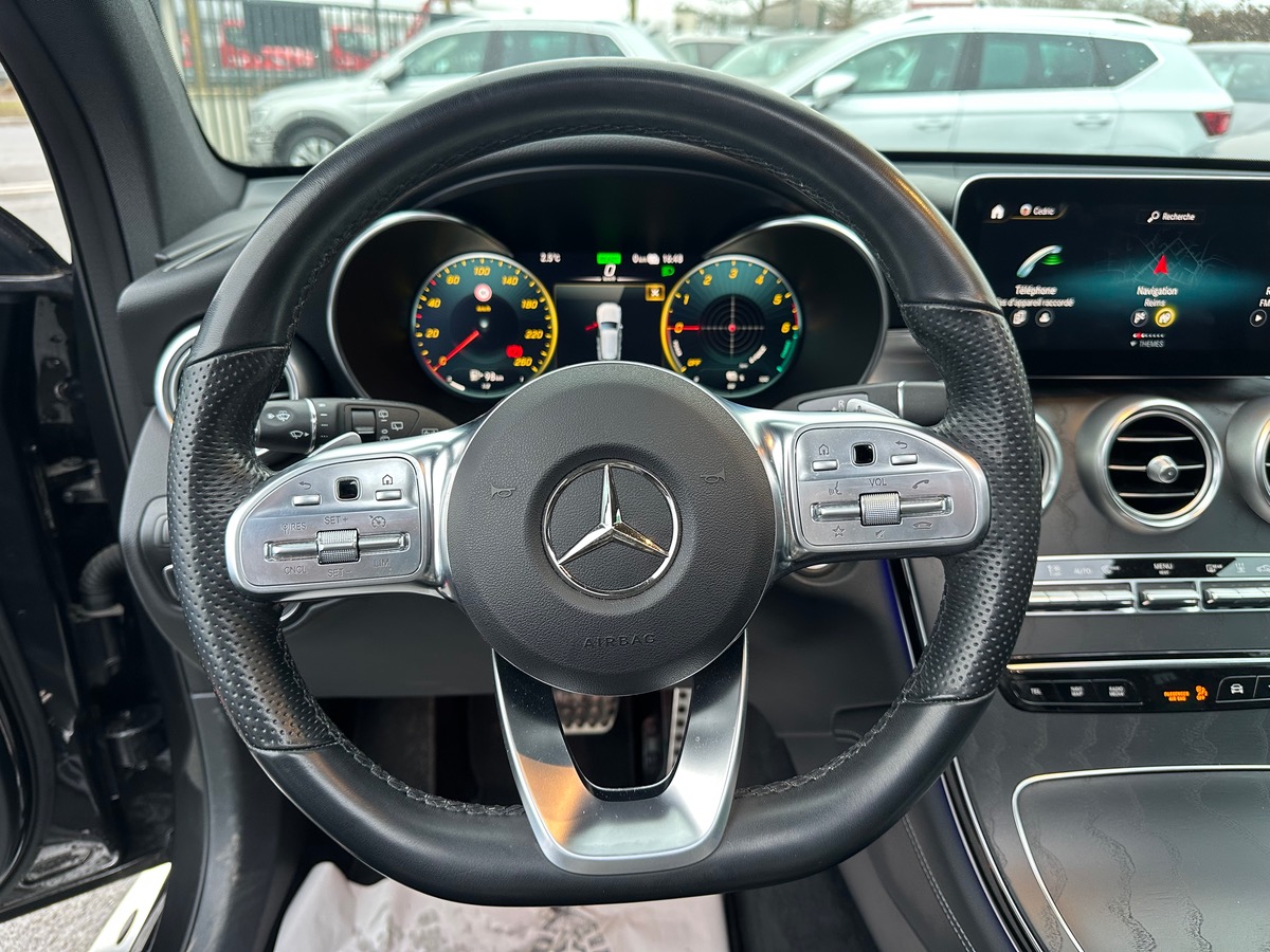 Mercedes Benz GLC 300 de 4 MATIC AMG LINE + TOIT OUVRANT ET ATTELAGE