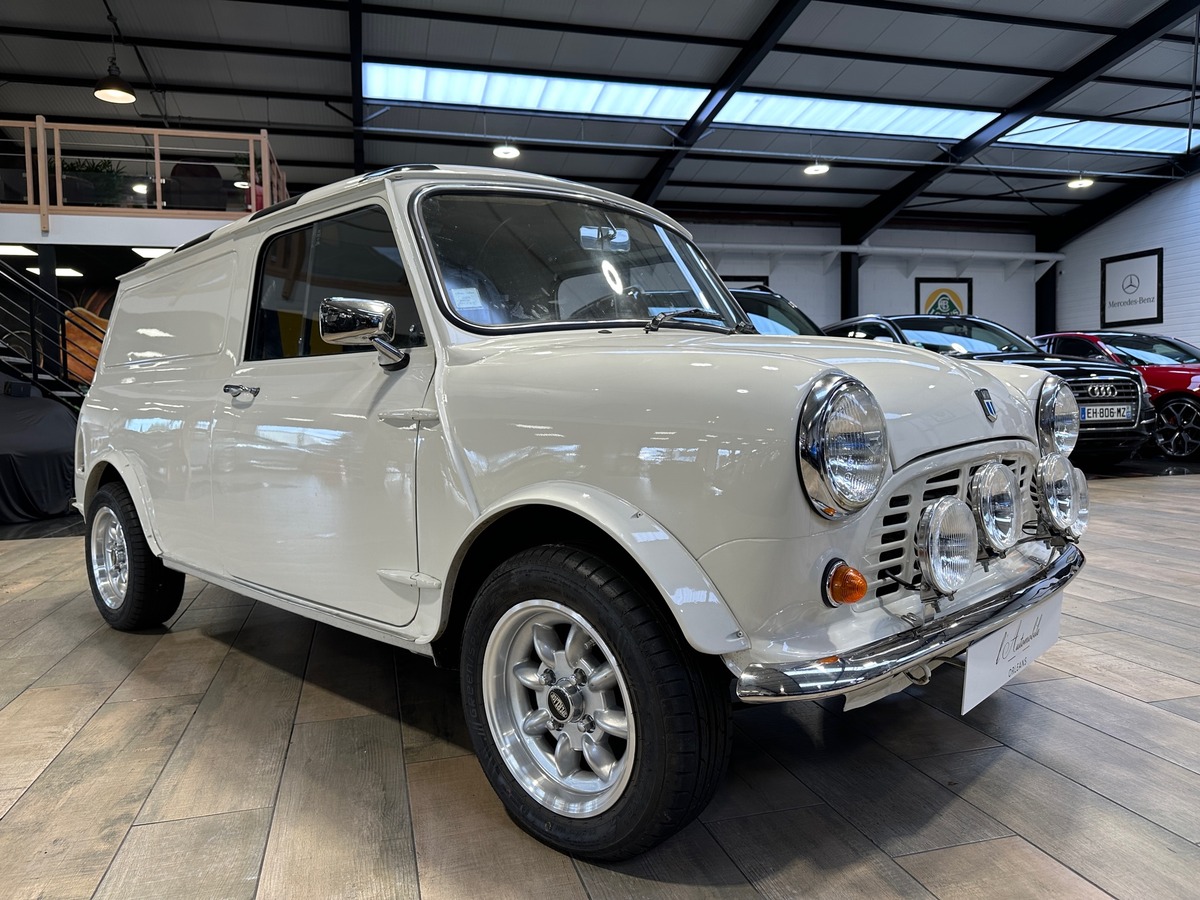 Mini Mini Morris 1300 Van Break Collection