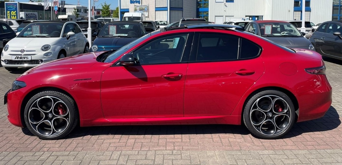 Alfa Romeo Giulia 2.0T 280ch Competizione Q4 AT8 Toit ouvrant Harman-Kardon