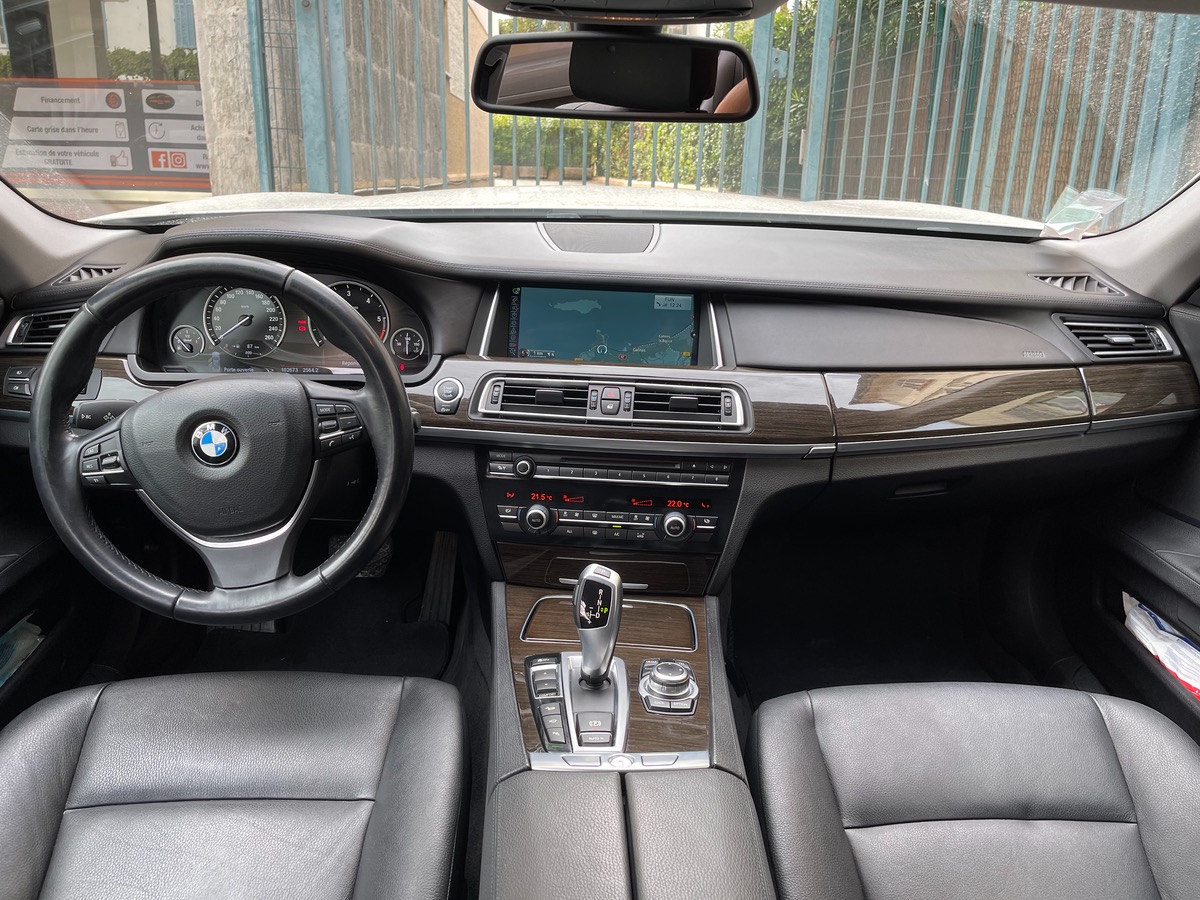 Bmw Série 7 730 xdrive 258CV LUXE Véhicule FR