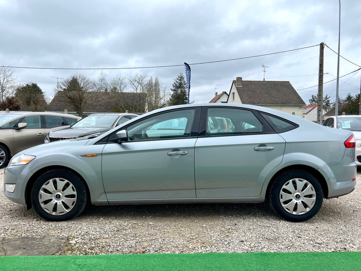 Ford Mondeo 1.8 TDCI 100 CV EMBRAYAGE  ET DISTRIBUTION NEUFS 