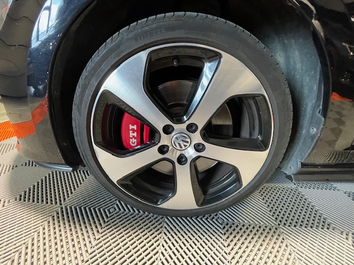 Volkswagen Golf GTI 230CV DSG6