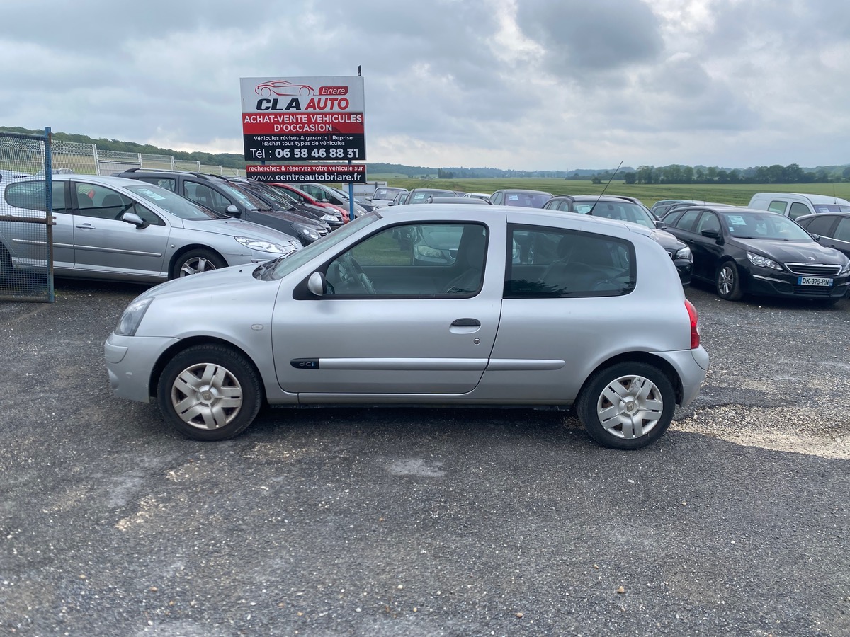 RENAULT Clio 1.5 dci 80cv extrêmes 5 places  ct ok moteur changer 180010km