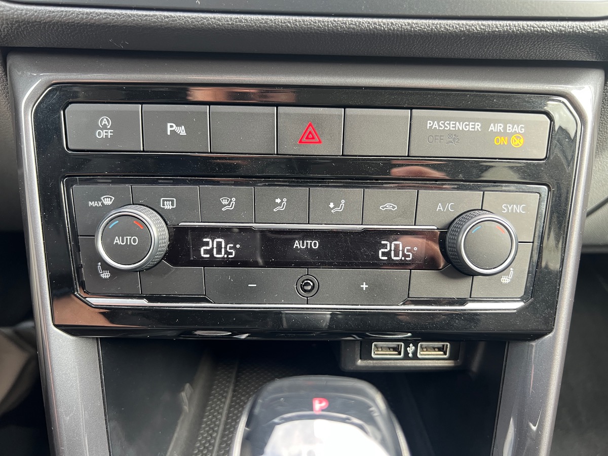 Volkswagen T-Cross 1.6 TDI  95ch DSG7 CARAT, SUIVI COMPLET, CAMERA DE RECUL, SIEGES CHAUFFANT