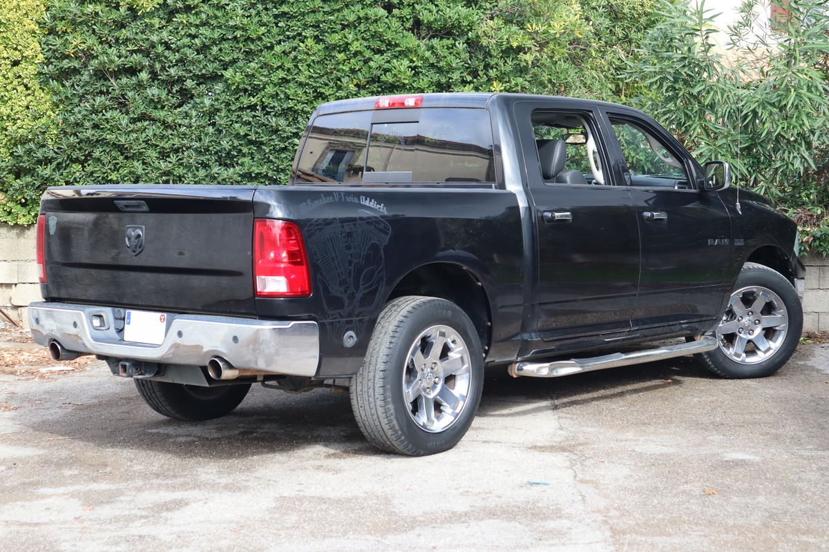 Dodge RAM 1500 5.7 HEMI 390 CV Laramie + Kit GPL / Immatriculation Française