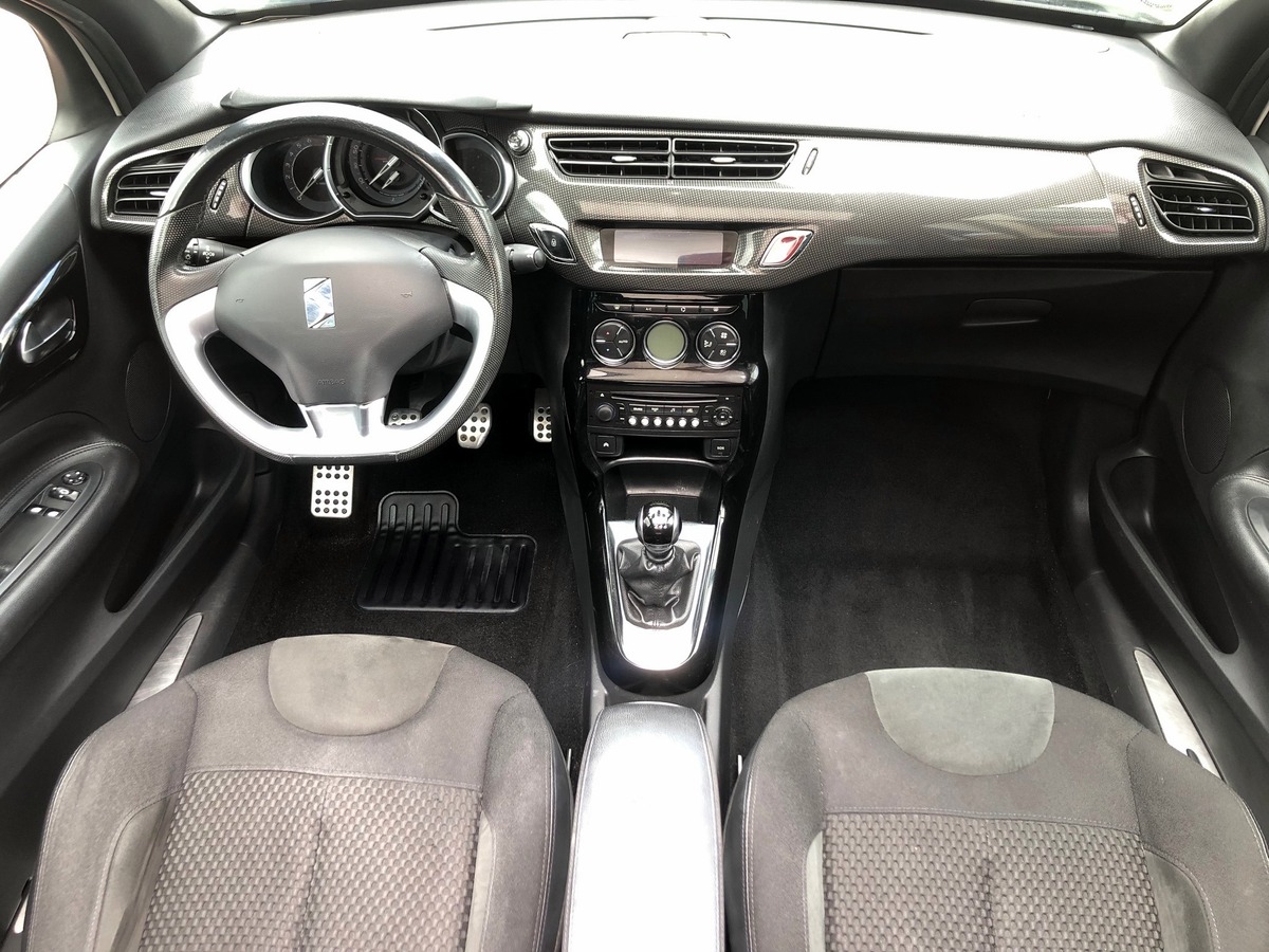 Citroën DS3 CABRIOLET 1.6 THP 155 SPORT CHIC