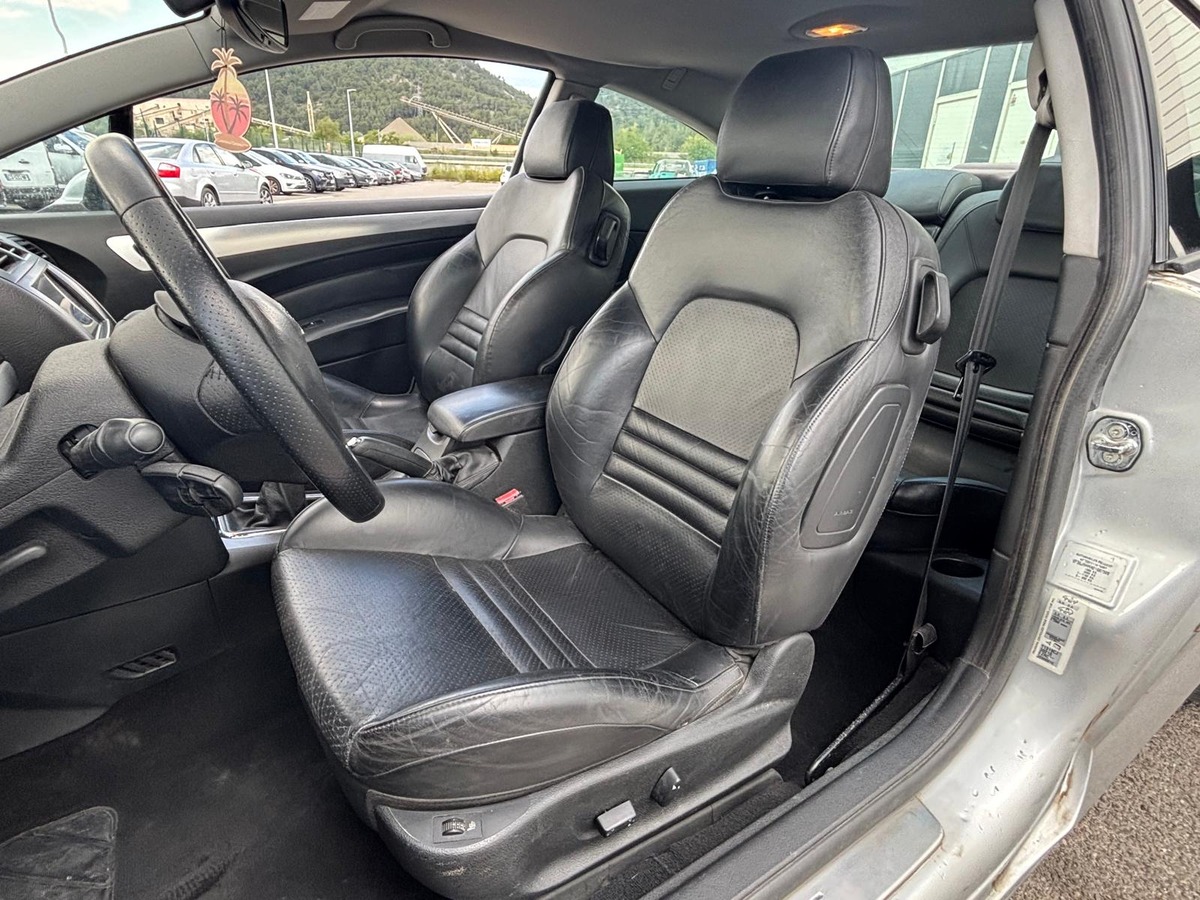 Peugeot 407 COUPE 2.0 HDI 136 FAP FELINE - Garantie 12 Mois