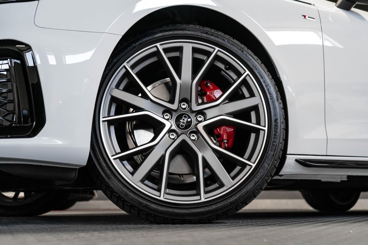 Audi A4 V 40 TDI 204ch Competition S tronic 7