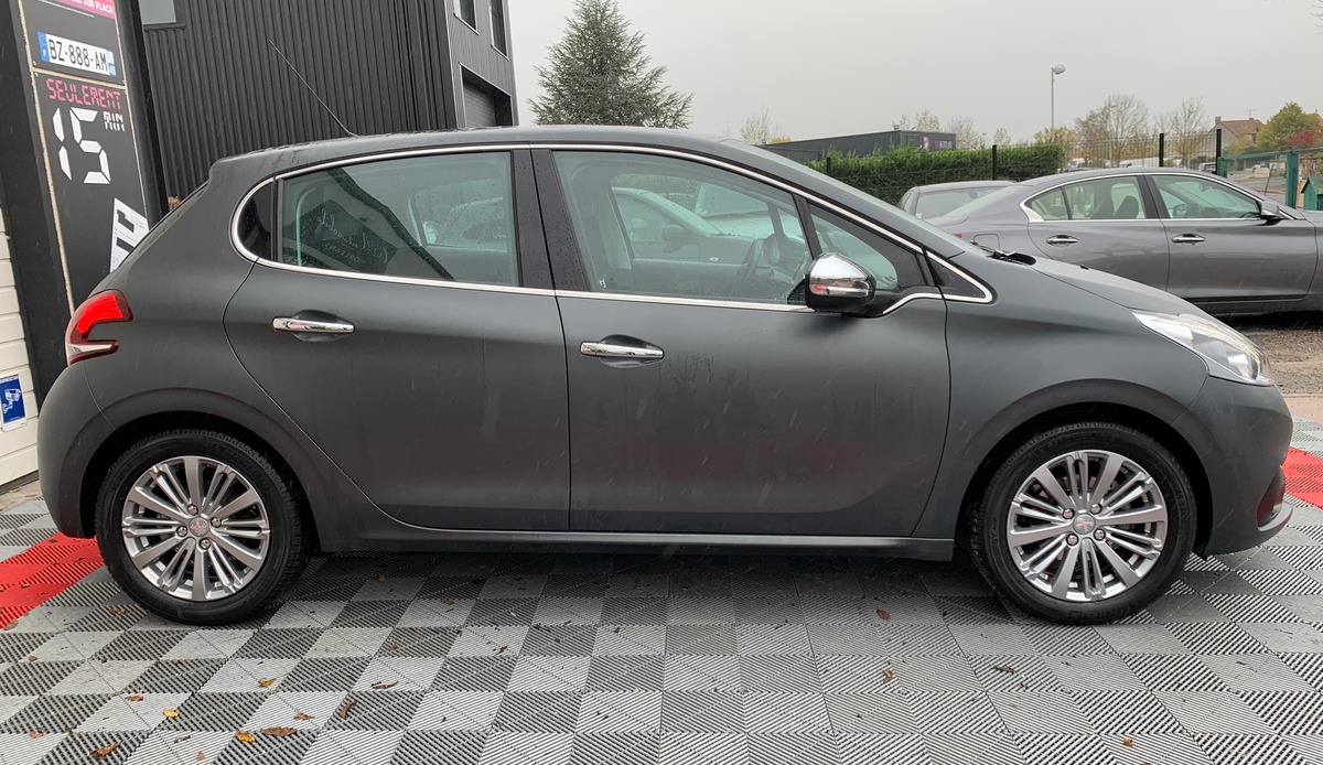 Peugeot 208 (2) 1.2 THP PURETECH S&S 110 ALLURE e