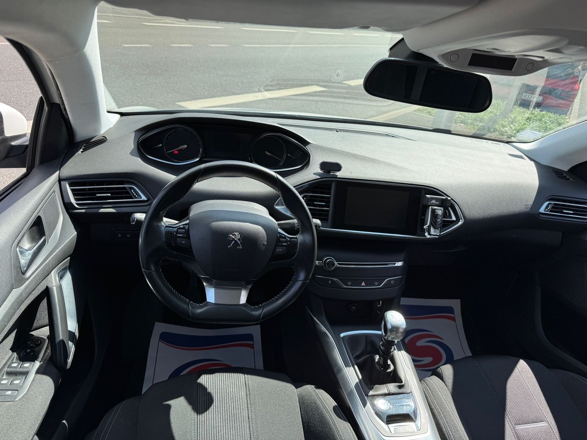 Peugeot 308 PHASE II 1.6 HDI 115 ALLURE