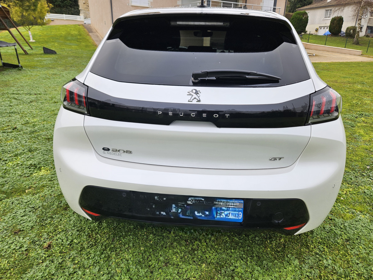Peugeot E-208 GT LINE